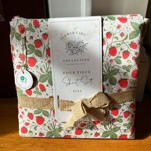 New The Flower Garden Collection Strawberry Sheet Set Full